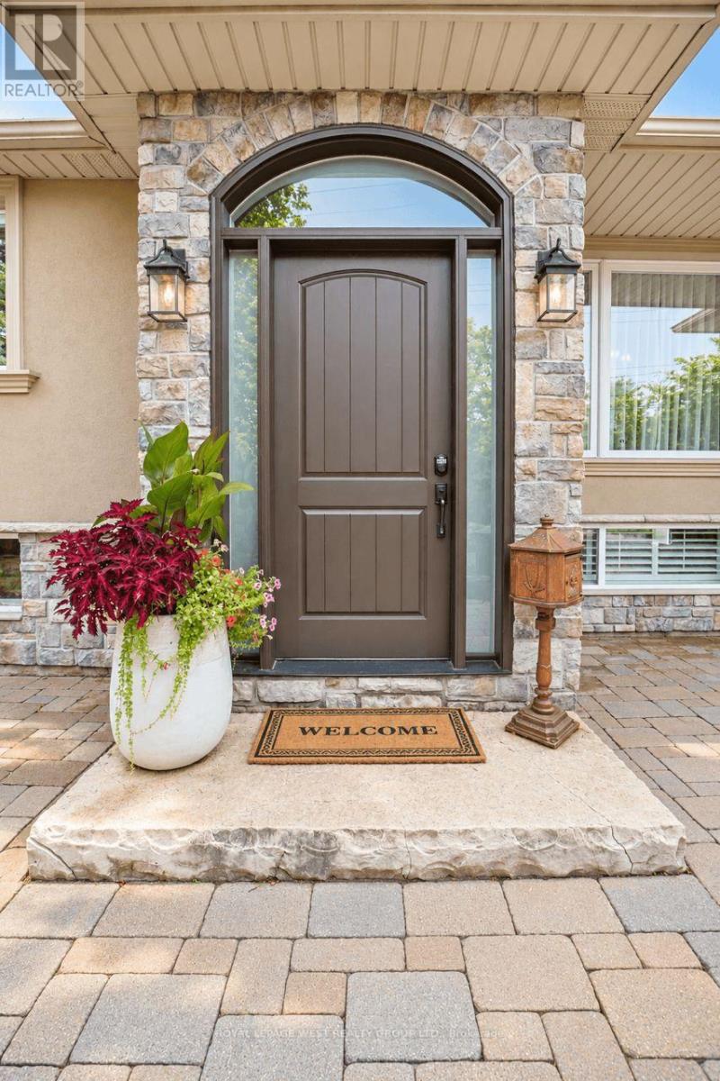 1422 Rebecca Street, Oakville, Ontario  L6L 1Z5 - Photo 41 - W13752704