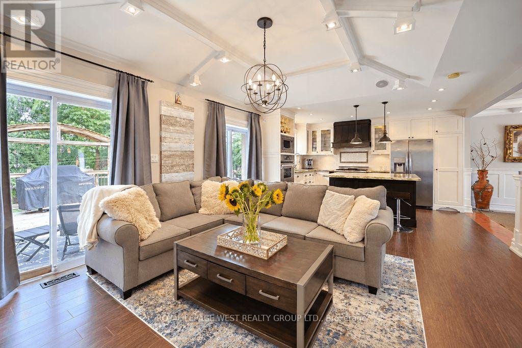 1422 Rebecca Street, Oakville, Ontario  L6L 1Z5 - Photo 6 - W13752704