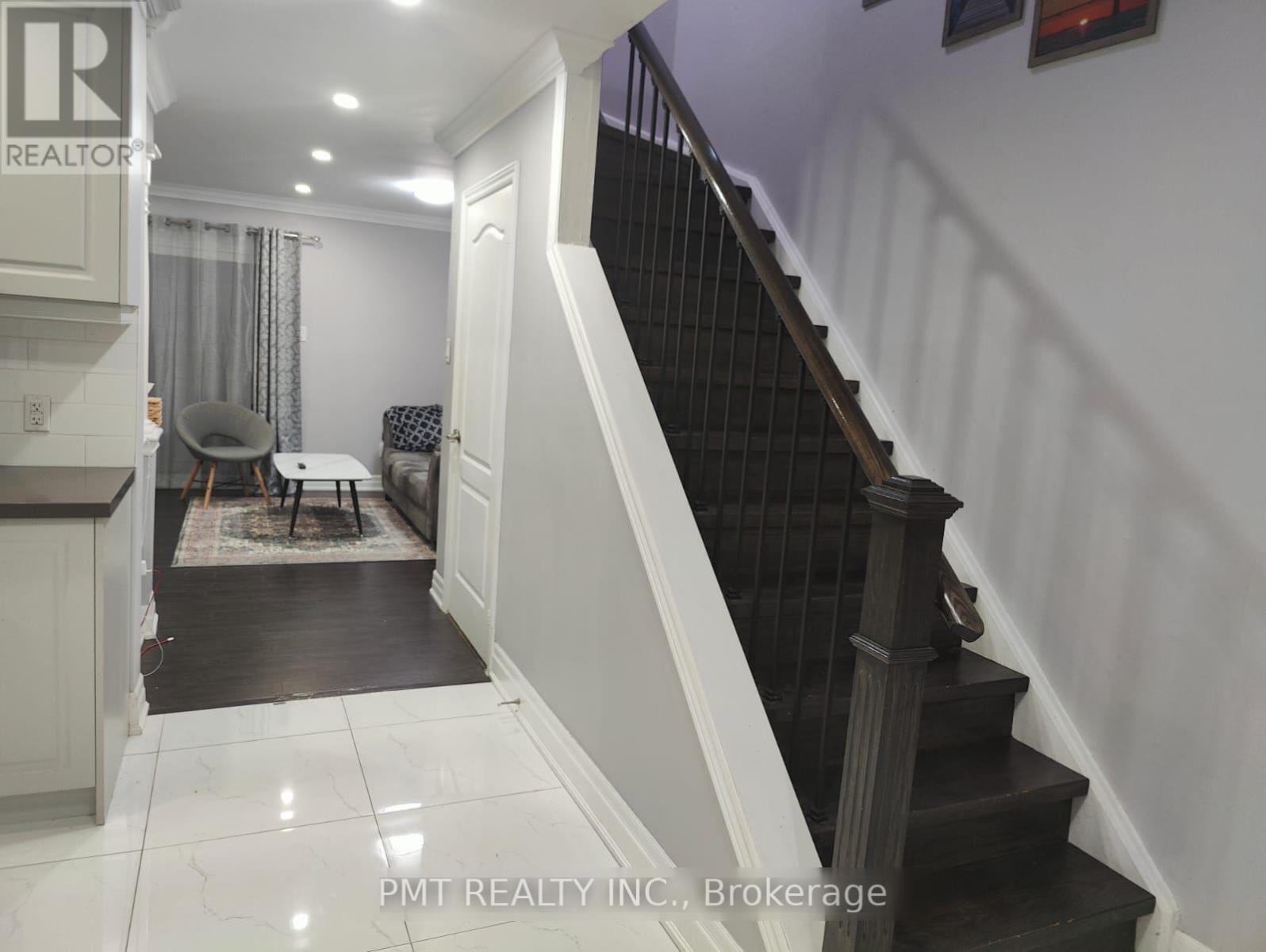 73 Greene Drive, Brampton, Ontario  L6V 2P2 - Photo 4 - W13752708