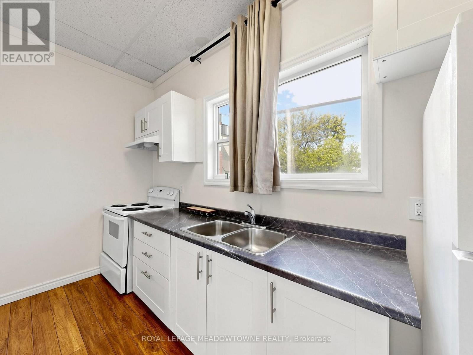 7 - 70 Mill Street, Halton Hills, Ontario  L7G 2C9 - Photo 4 - W13752740