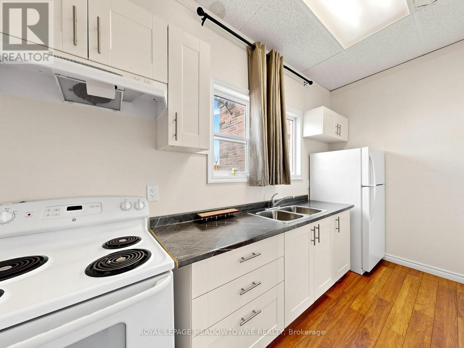 7 - 70 Mill Street, Halton Hills, Ontario  L7G 2C9 - Photo 5 - W13752740