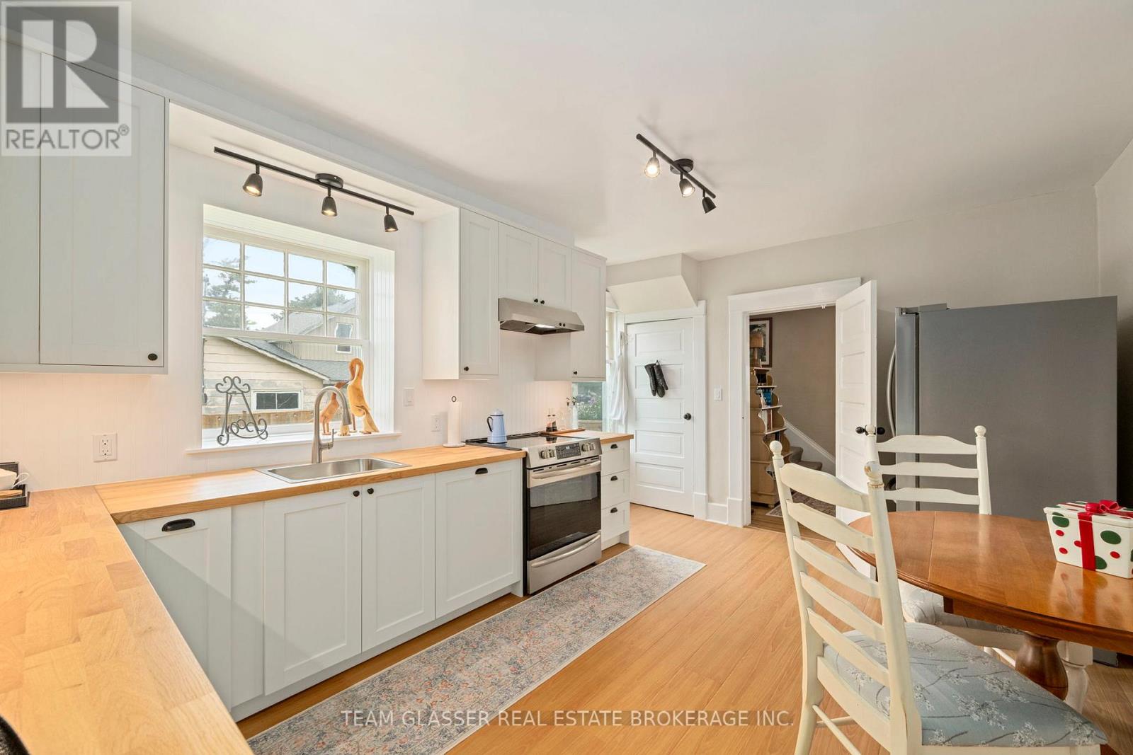 151 Main Street, North Middlesex, Ontario  N0M 2K0 - Photo 7 - X13750926