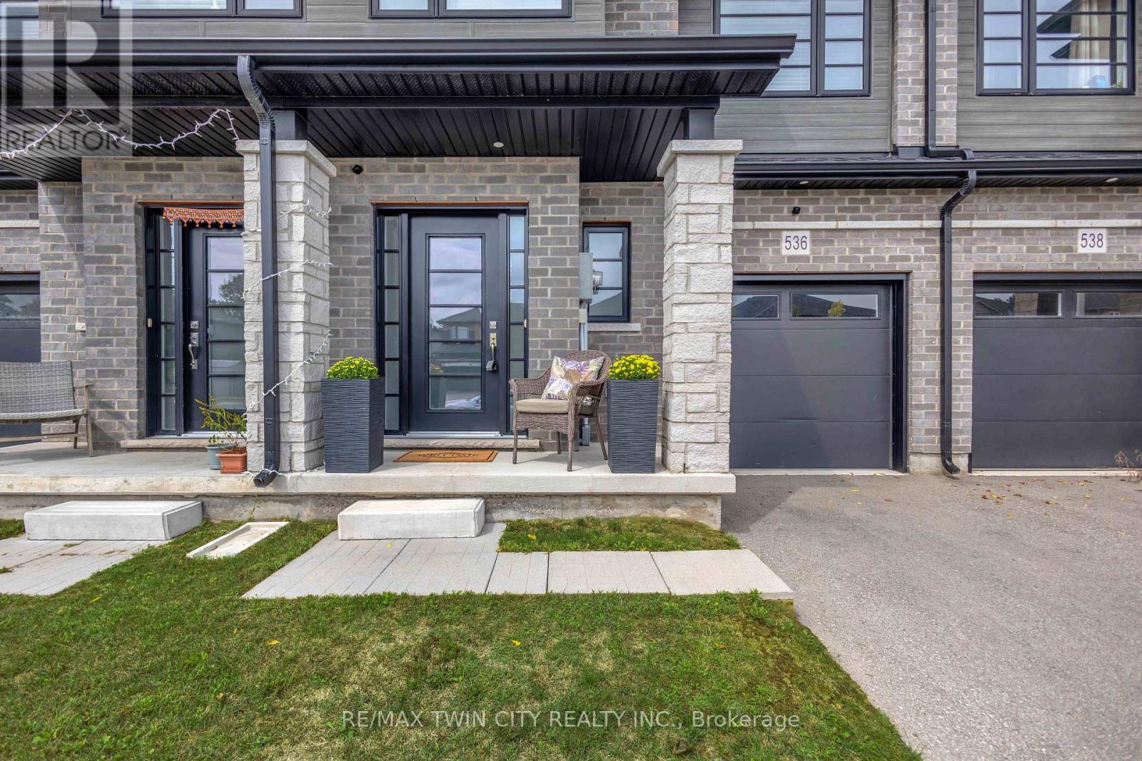 536 Grey Street, Brantford, Ontario  N3S 0C3 - Photo 2 - X13752364