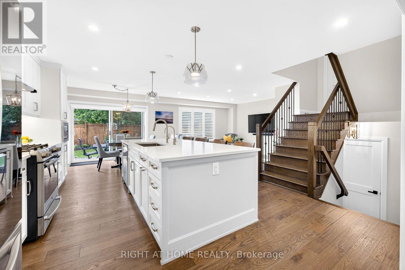 12 Fiddlehead Crescent, Hamilton, Ontario  L8B 0X8 - Photo 11 - X13752516