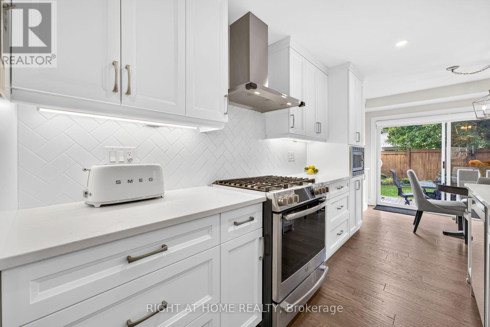 12 Fiddlehead Crescent, Hamilton, Ontario  L8B 0X8 - Photo 7 - X13752516