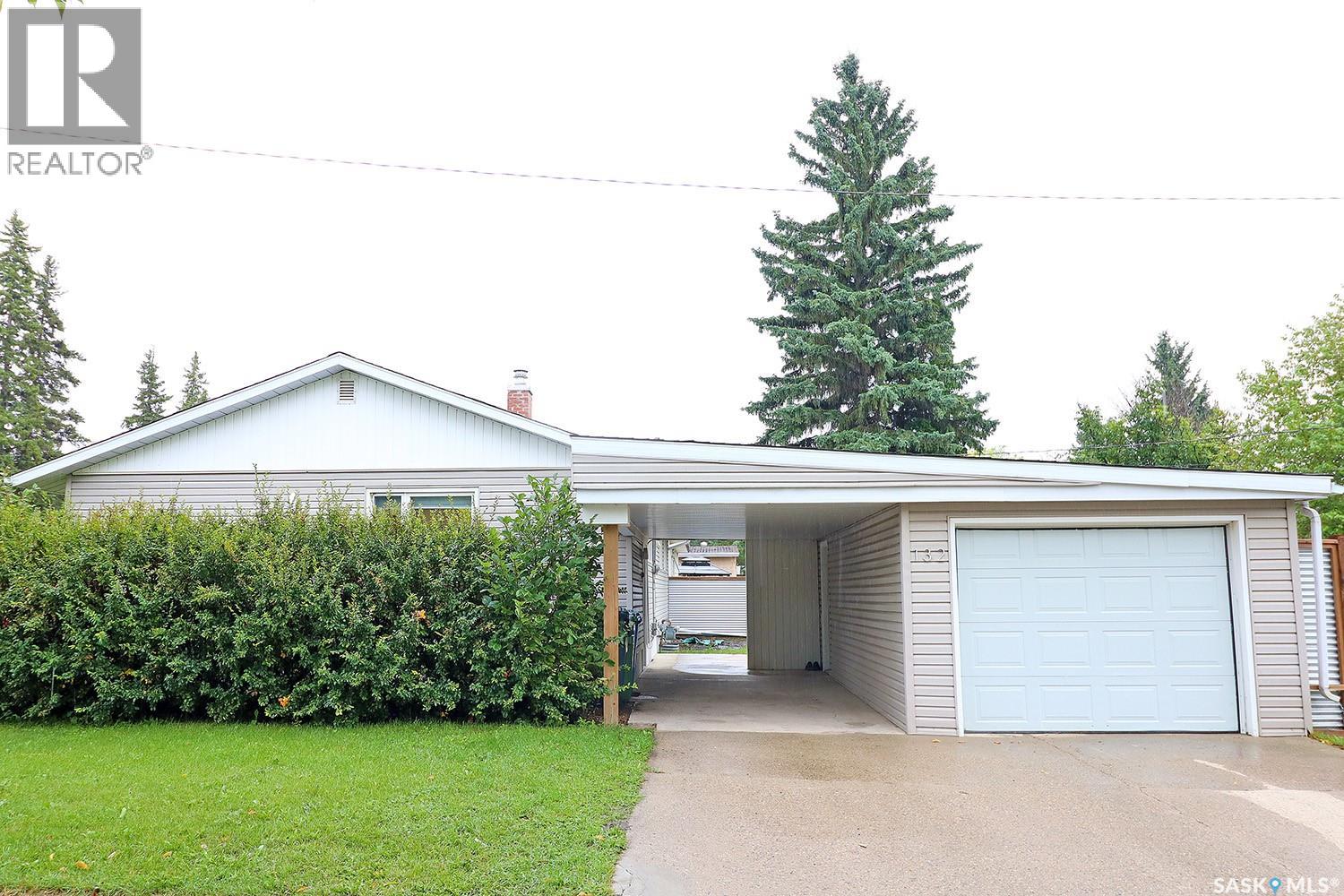 132 King Street W, Yorkton, Saskatchewan  S3N 0V2 - Photo 2 - SK047757