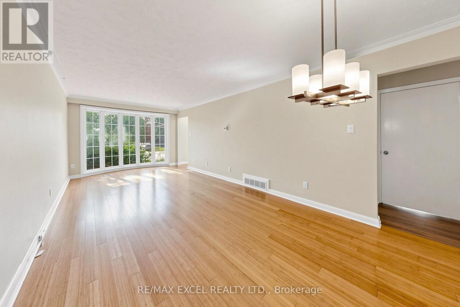 23 Linelle Street, Toronto, Ontario  M2N 2J4 - Photo 6 - C13744248