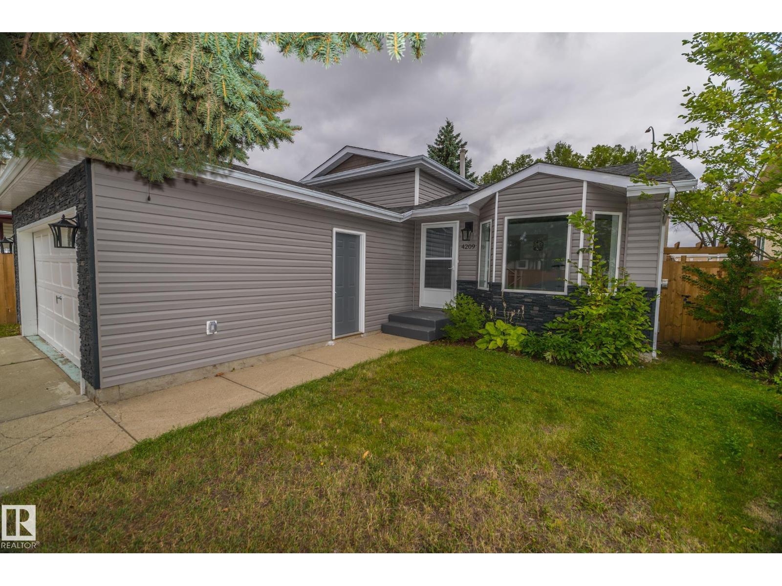 4209 25 Av NW, Edmonton, Alberta  T6L 6B4 - Photo 2 - E4507491