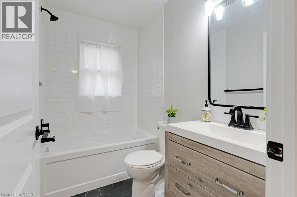 290 Melrose Avenue, Kitchener, Ontario  N2H 2C1 - Photo 11 - 40850529
