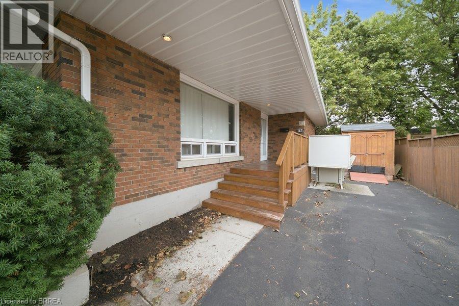 115 Tenth Avenue, Brantford, Ontario  N3S 1G5 - Photo 5 - 40858942