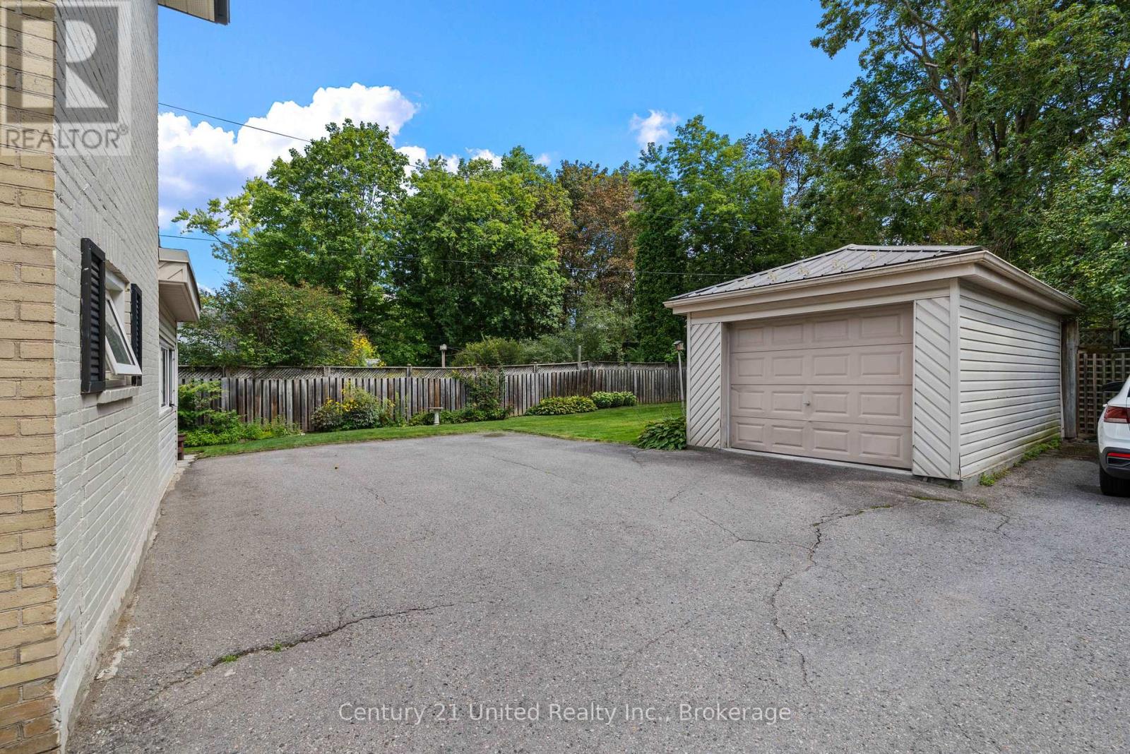 577 Homewood Avenue, Peterborough, Ontario  K9J 4V9 - Photo 4 - X13752798