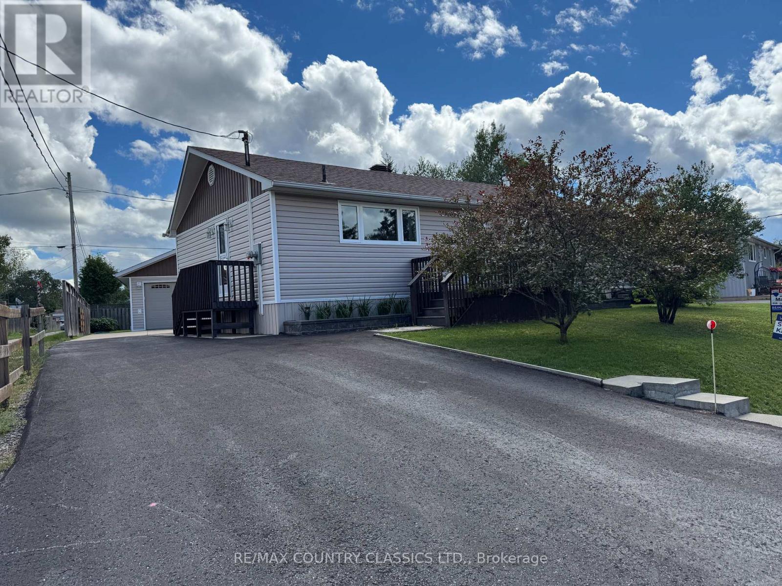 89 Sprucedale Street, Highlands East, Ontario  K0L 1M0 - Photo 2 - X13752874