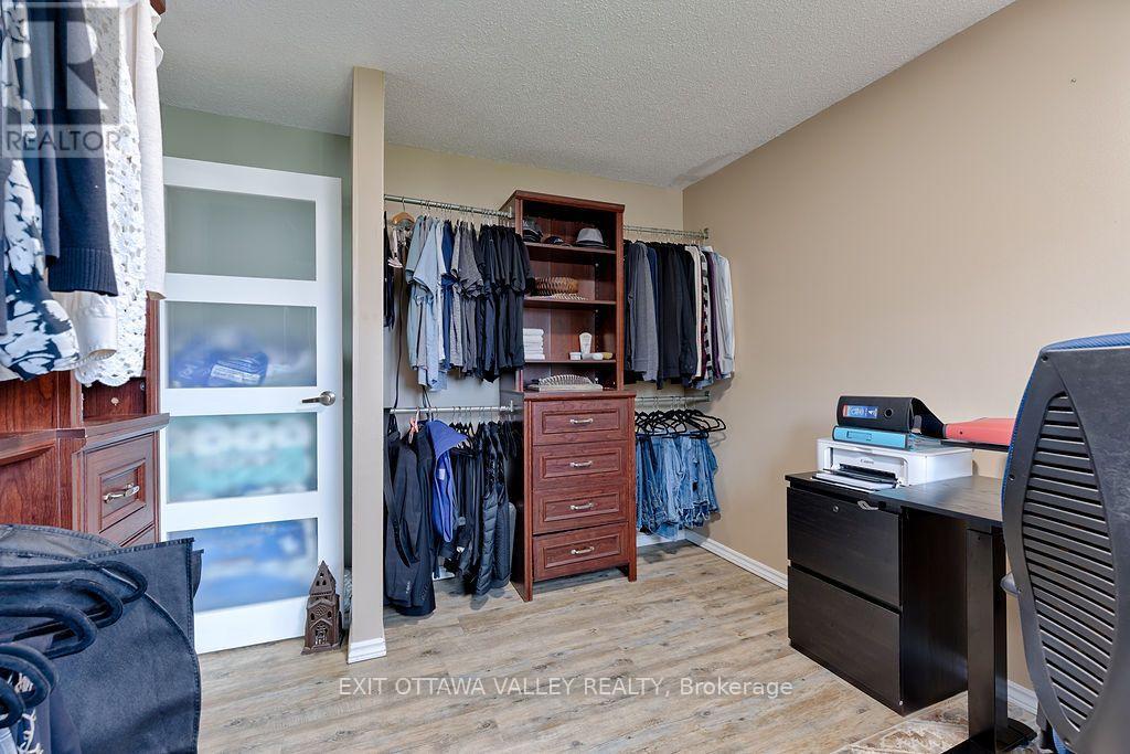 39 Creek Street, Whitewater Region, Ontario  K0J 2L0 - Photo 12 - X13752860