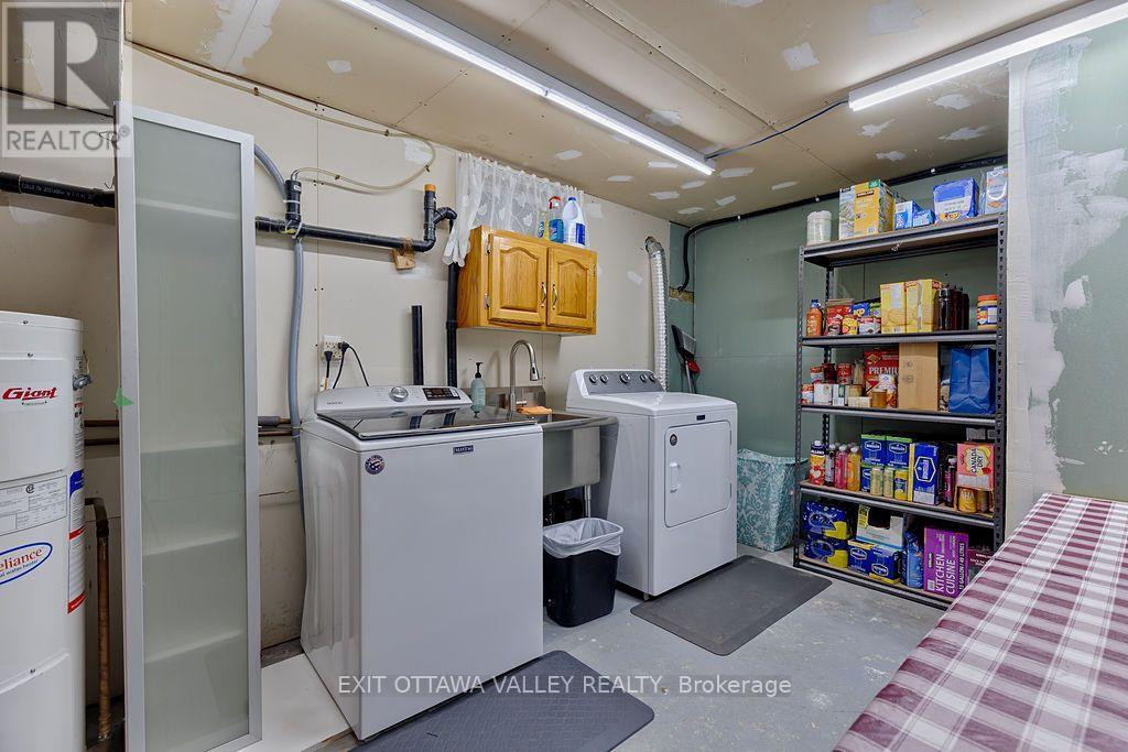 39 Creek Street, Whitewater Region, Ontario  K0J 2L0 - Photo 21 - X13752860