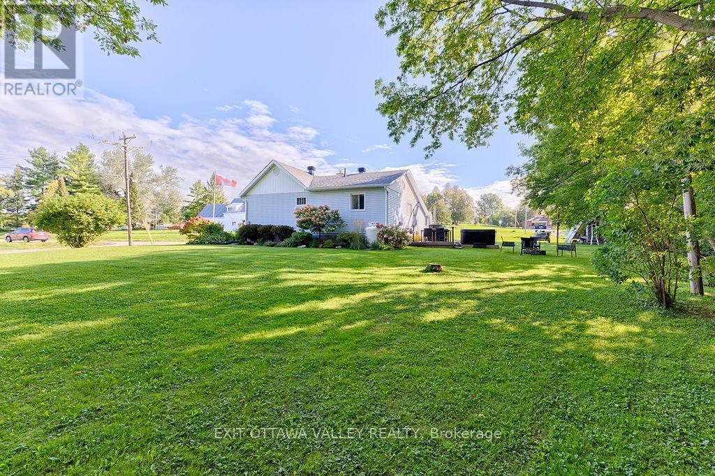 39 Creek Street, Whitewater Region, Ontario  K0J 2L0 - Photo 31 - X13752860