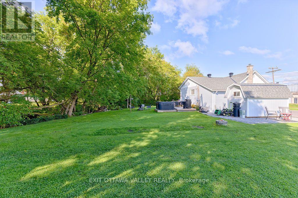 39 Creek Street, Whitewater Region, Ontario  K0J 2L0 - Photo 37 - X13752860