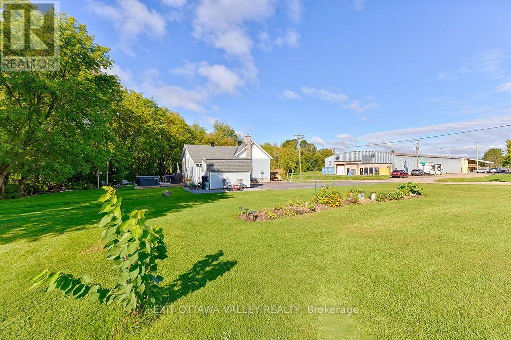 39 Creek Street, Whitewater Region, Ontario  K0J 2L0 - Photo 38 - X13752860