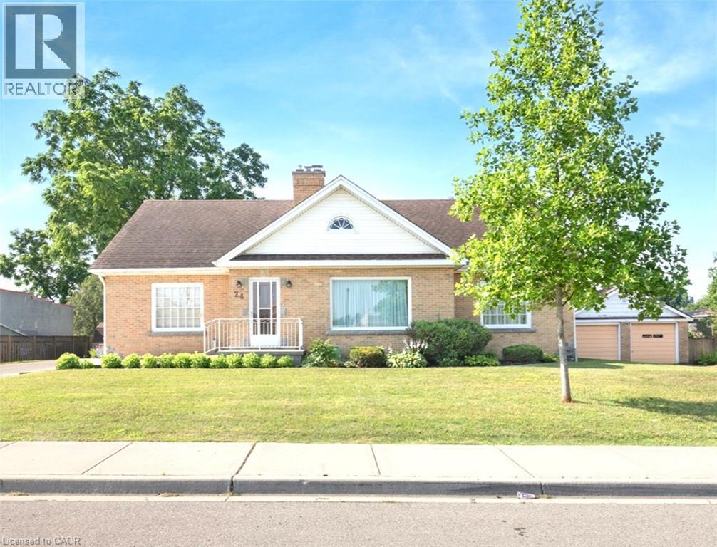 24 PINE Street, Delhi, Ontario