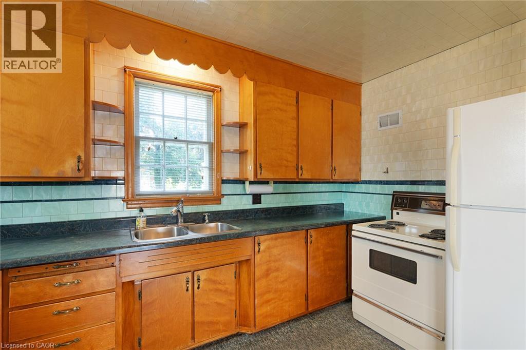 24 Pine Street, Delhi, Ontario  N4B 1N6 - Photo 6 - 40860373