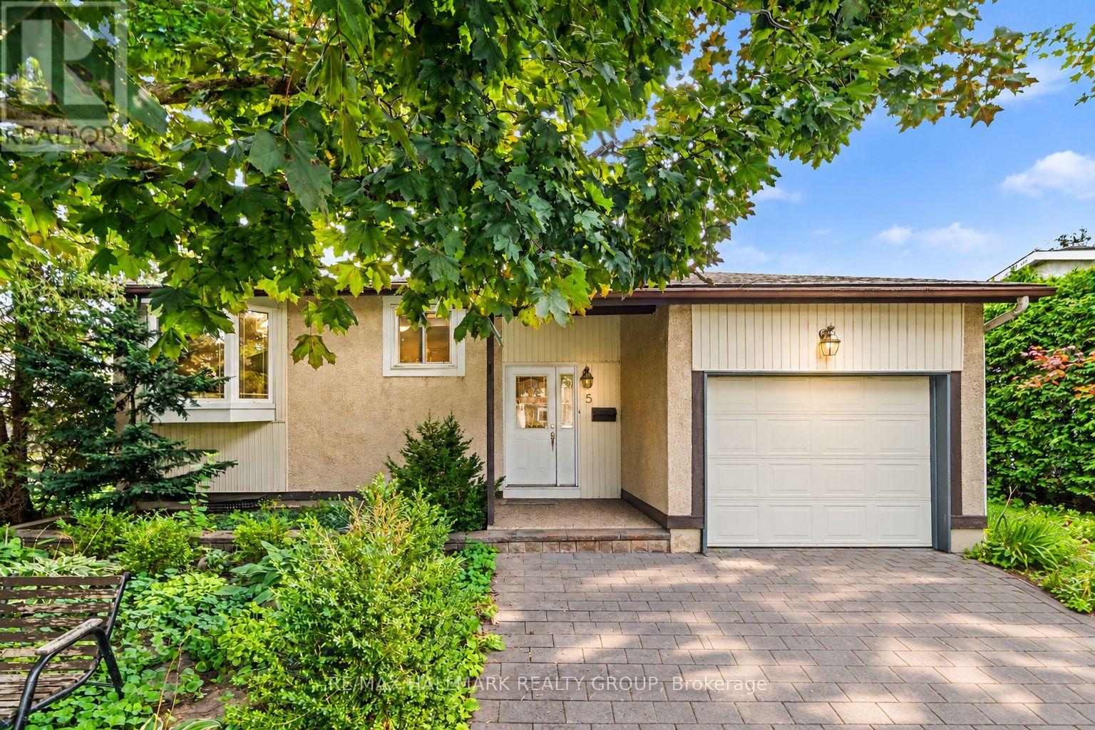 5 LANSFIELD WAY, Ottawa, Ontario