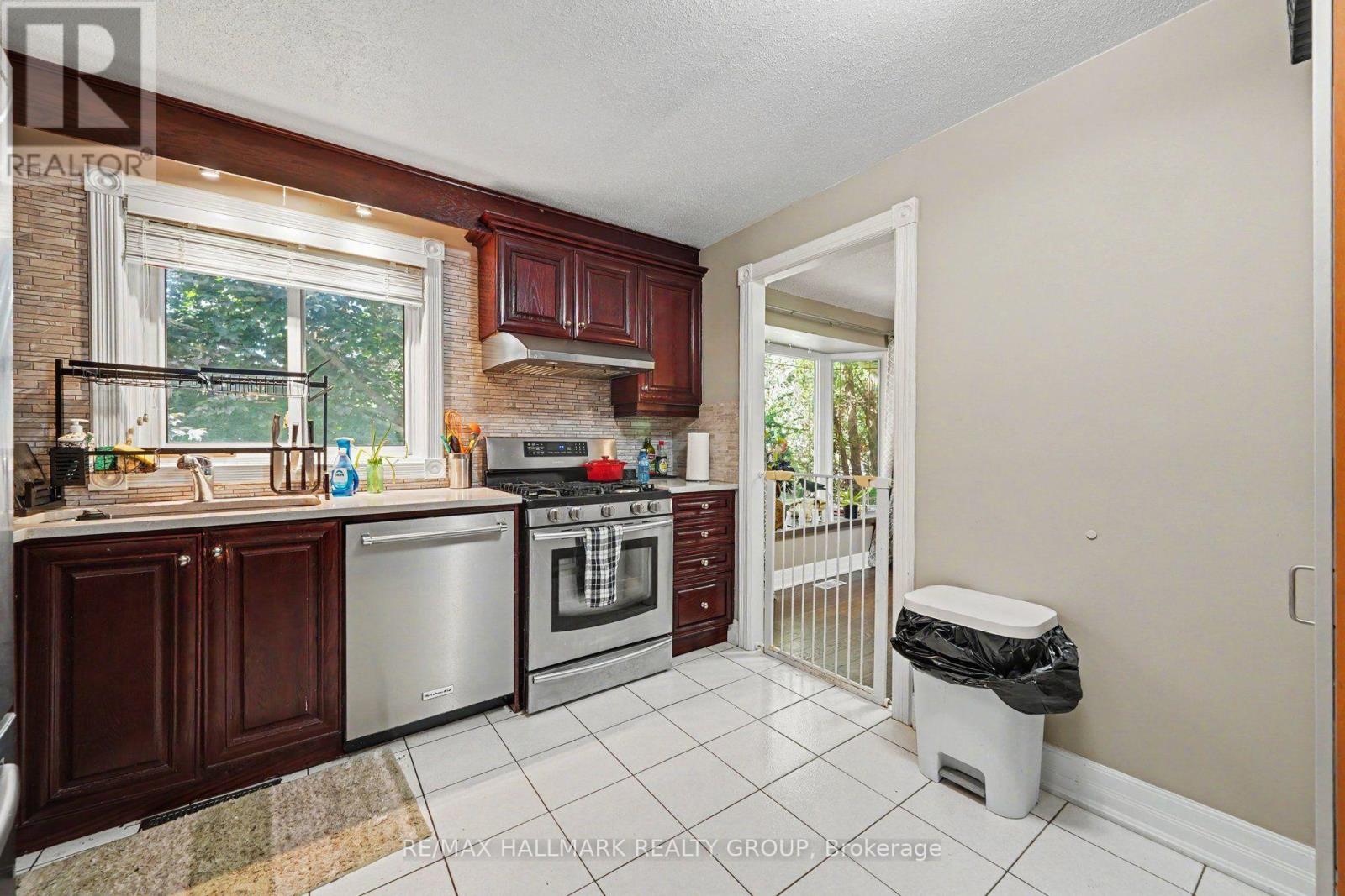 5 Lansfield Way, Ottawa, Ontario  K2G 3V7 - Photo 9 - X13752878