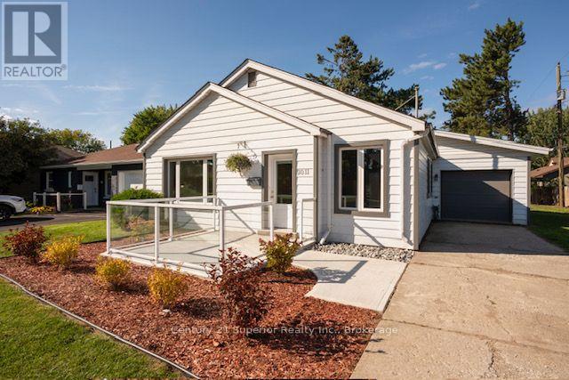 2011 MURRAY AVENUE, Thunder Bay, Ontario