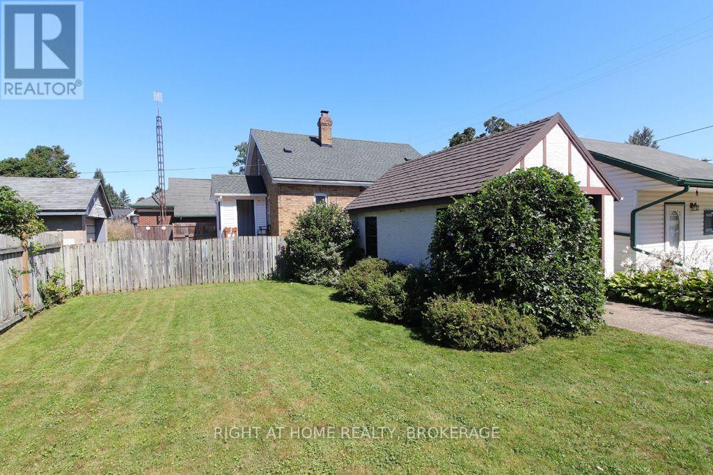31 Stuart Avenue, St. Catharines, Ontario  L2R 1M8 - Photo 12 - X13752872