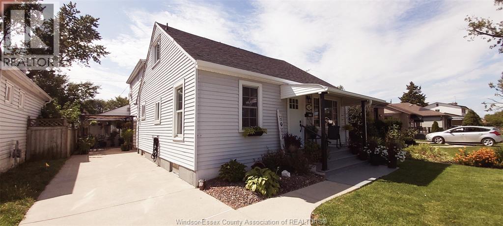 1047 ESDRAS AVENUE, Windsor, Ontario