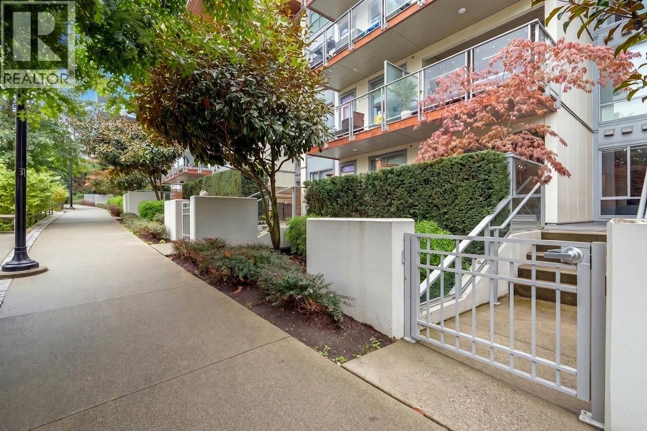 112 1768 Gilmore Avenue, Burnaby, British Columbia  V5C 0L4 - Photo 1 - R3162074