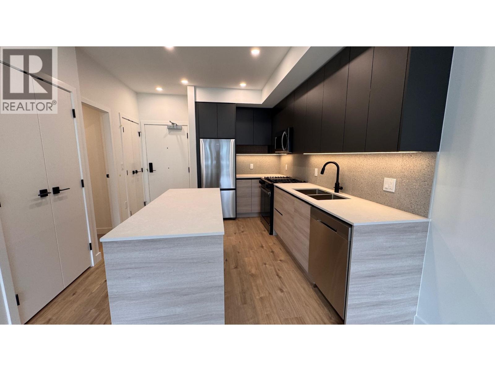 3xx 9xxx University Crescent, Burnaby, British Columbia  V5A 0H5 - Photo 2 - R3162036