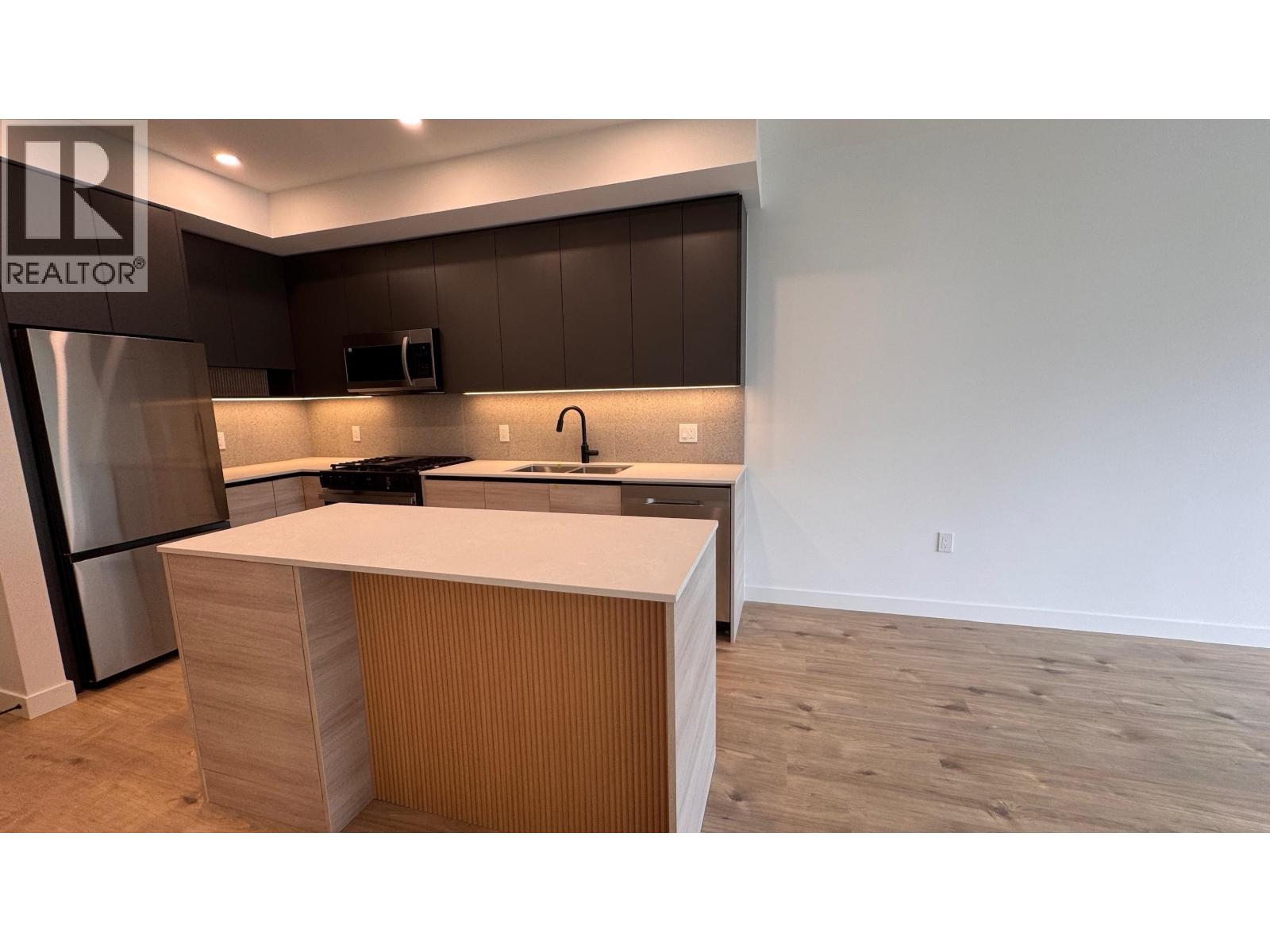 3xx 9xxx University Crescent, Burnaby, British Columbia  V5A 0H5 - Photo 3 - R3162036