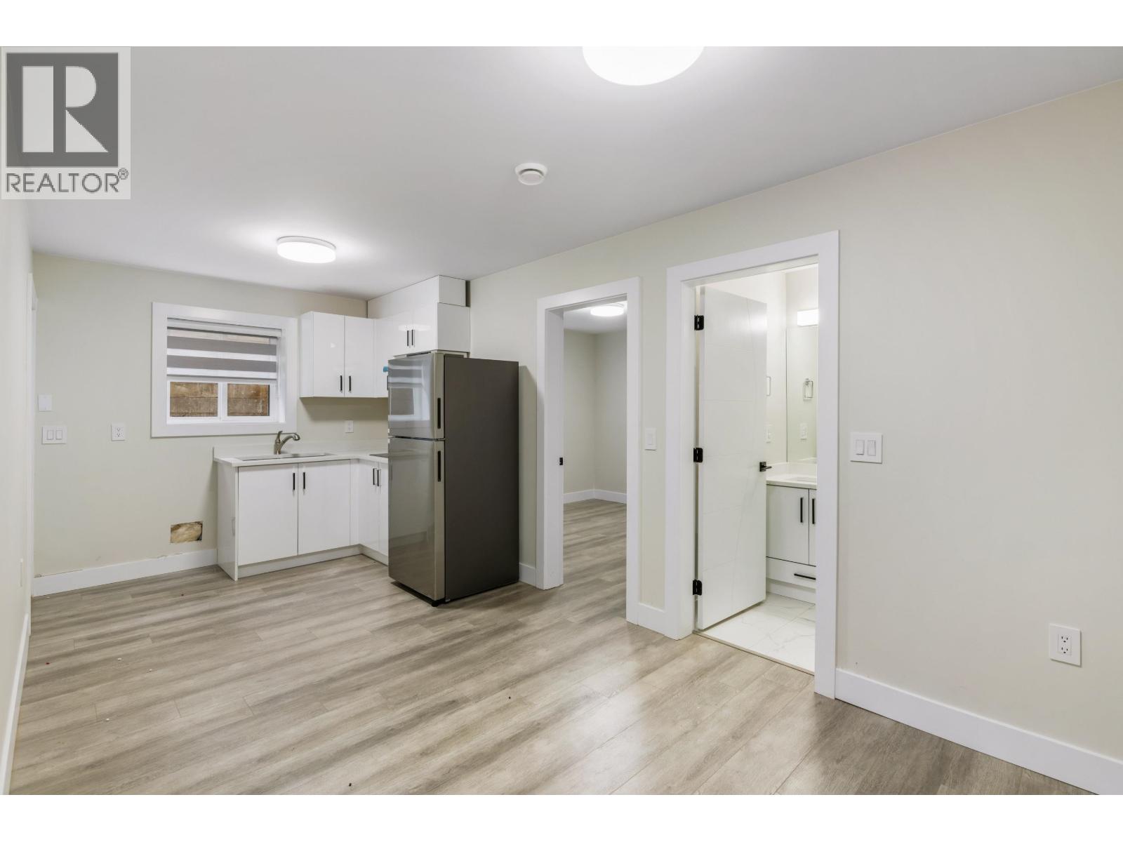Ground Level One Bedroom-16xx Ellesmere Avenue, Burnaby, British Columbia  V5B 3T4 - Photo 2 - R3162038