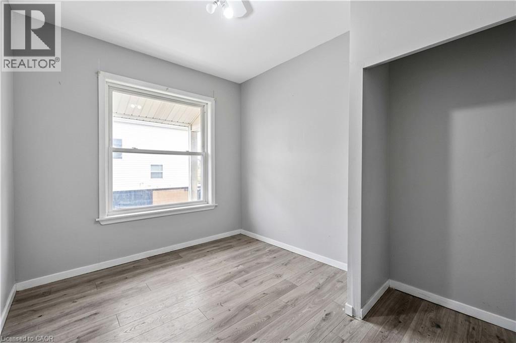 54 East 23rd Street, Hamilton, Ontario  L8V 2W6 - Photo 20 - 40860488