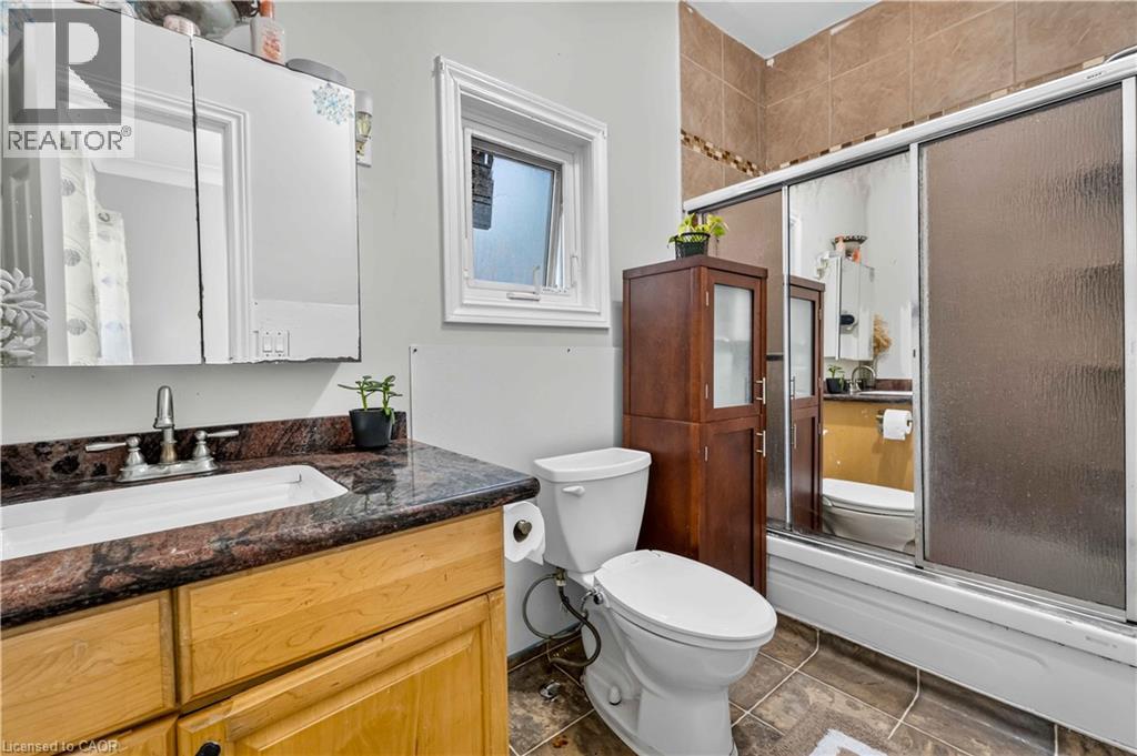 54 East 23rd Street, Hamilton, Ontario  L8V 2W6 - Photo 22 - 40860488