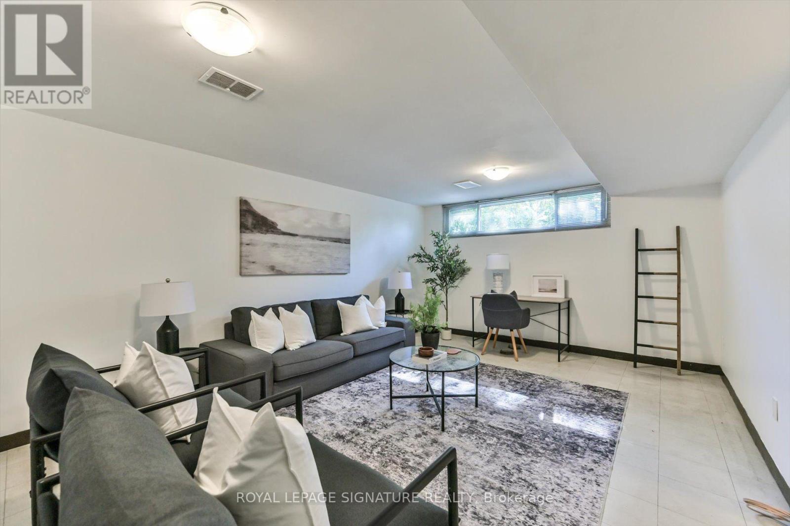 52 Dalside Crescent, Toronto, Ontario  M4A 2H6 - Photo 24 - C13752858