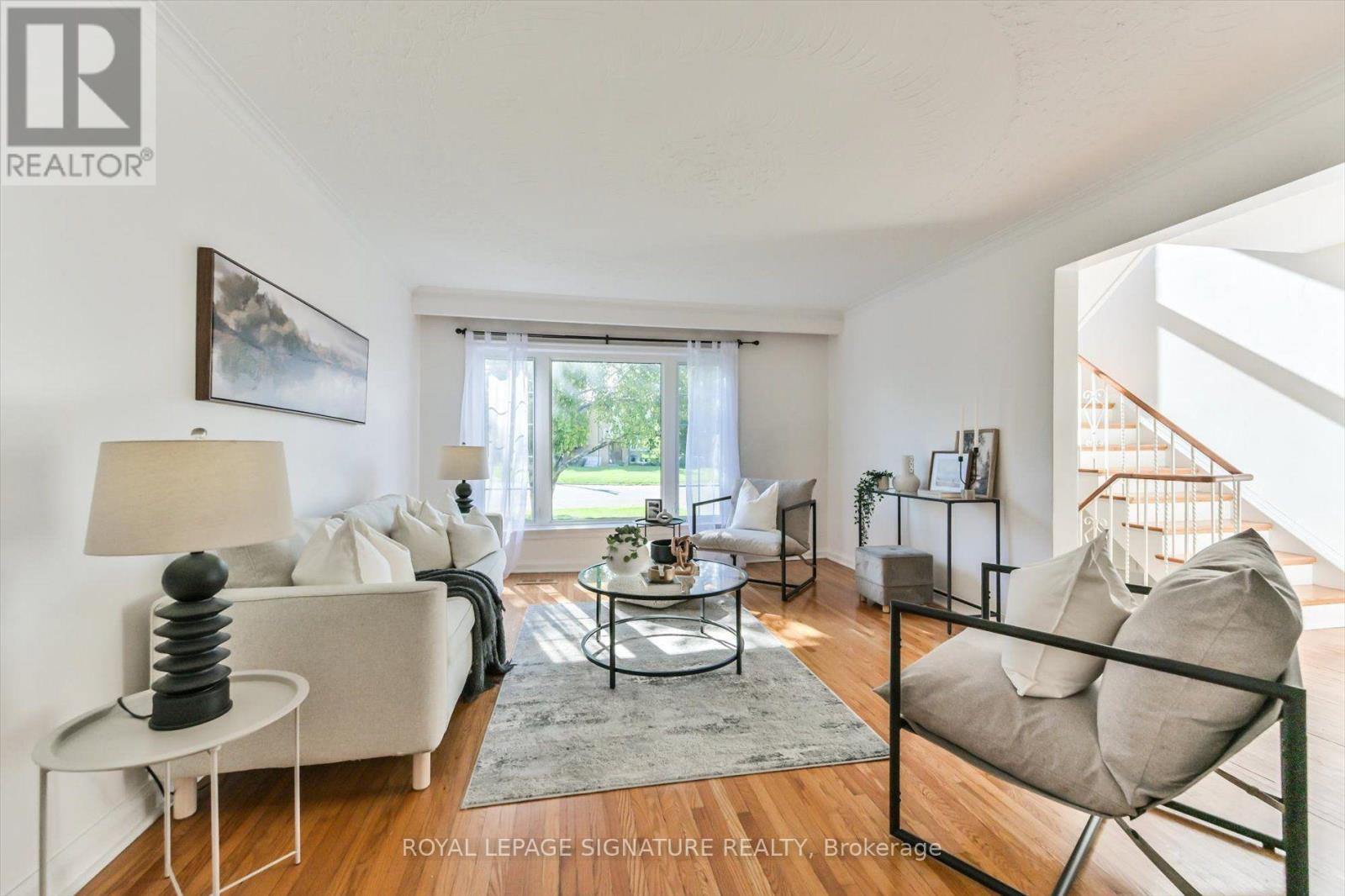 52 Dalside Crescent, Toronto, Ontario  M4A 2H6 - Photo 4 - C13752858