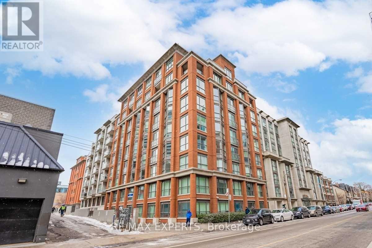 516b - 18 Beverley Street, Toronto, Ontario  M5T 3L2 - Photo 1 - C13752918