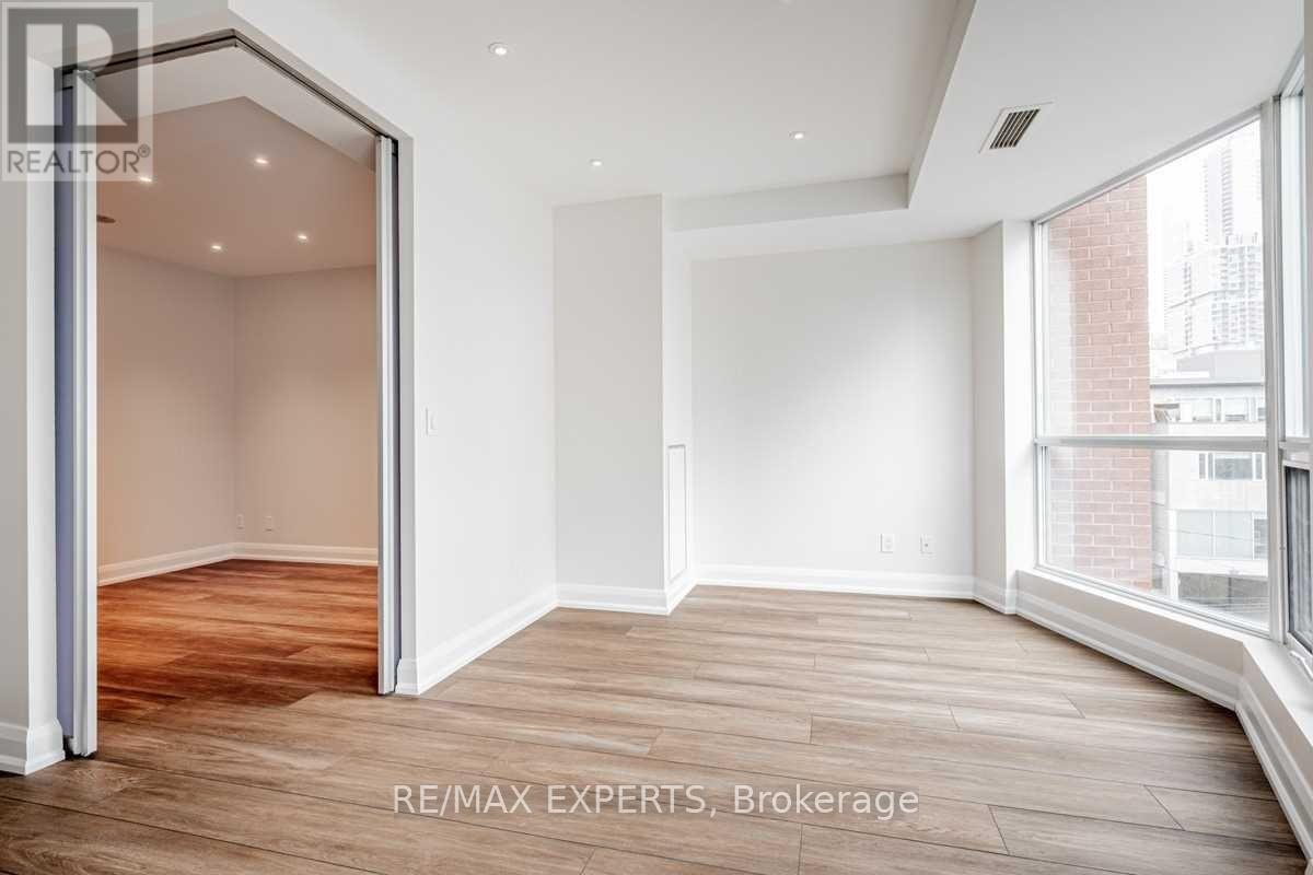 516b - 18 Beverley Street, Toronto, Ontario  M5T 3L2 - Photo 10 - C13752918