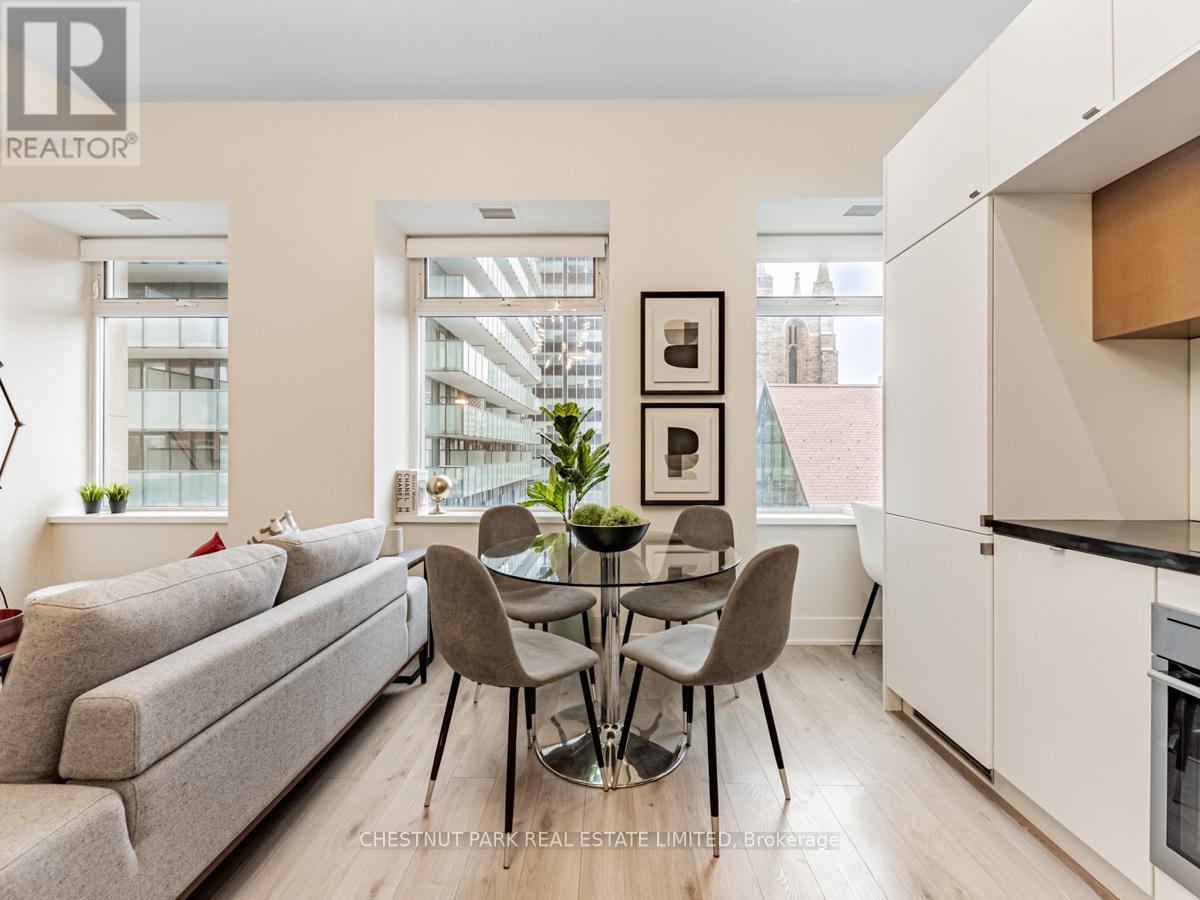 420 - 111 St Clair Avenue, Toronto, Ontario  M4V 1N5 - Photo 2 - C13752936