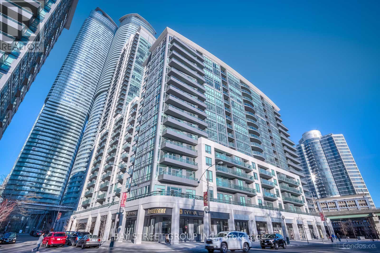 906 - 25 LOWER SIMCOE STREET, Toronto, Ontario