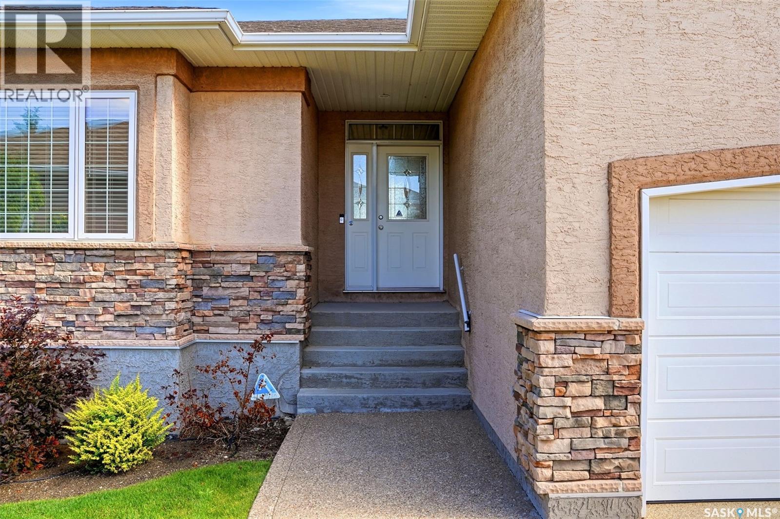 10170 Wascana Estates, Regina, Saskatchewan  S4V 3E5 - Photo 3 - SK045345
