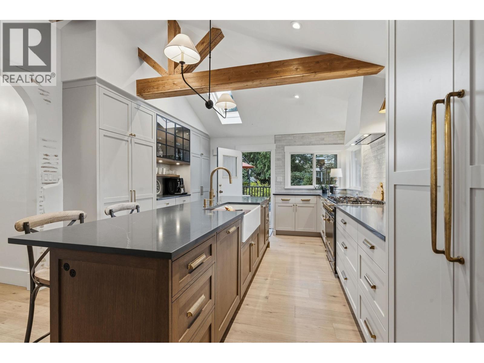 1335 Ridgewood Drive, North Vancouver, British Columbia  V7R 1J4 - Photo 14 - R3161862