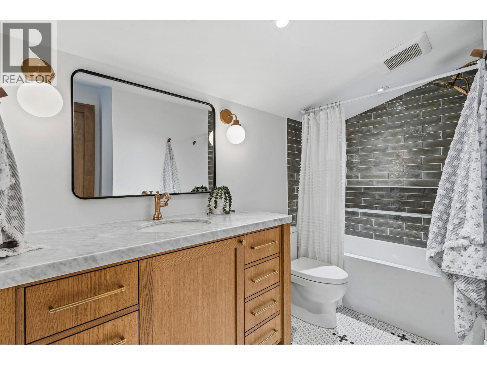 1335 Ridgewood Drive, North Vancouver, British Columbia  V7R 1J4 - Photo 24 - R3161862