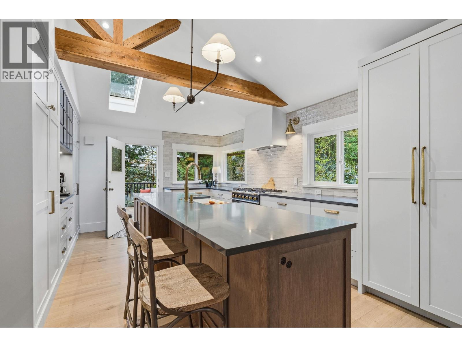 1335 Ridgewood Drive, North Vancouver, British Columbia  V7R 1J4 - Photo 11 - R3161862