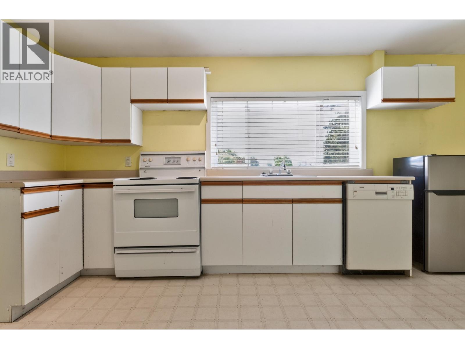 341 W 24th Street, North Vancouver, British Columbia  V7M 2C7 - Photo 22 - R3161869