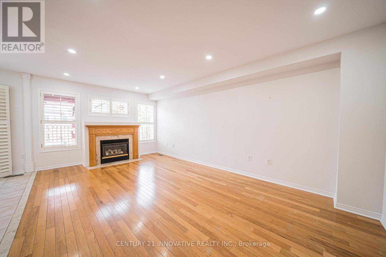 117 Raintree Crescent, Richmond Hill, Ontario  L4E 3Y8 - Photo 5 - N13752856