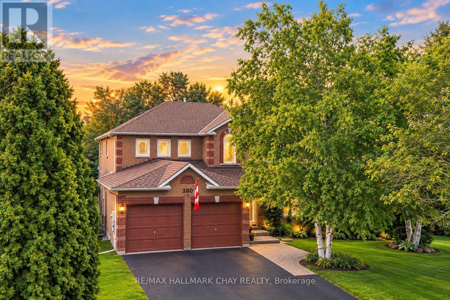 380 ALEX DONER DRIVE, Newmarket, Ontario