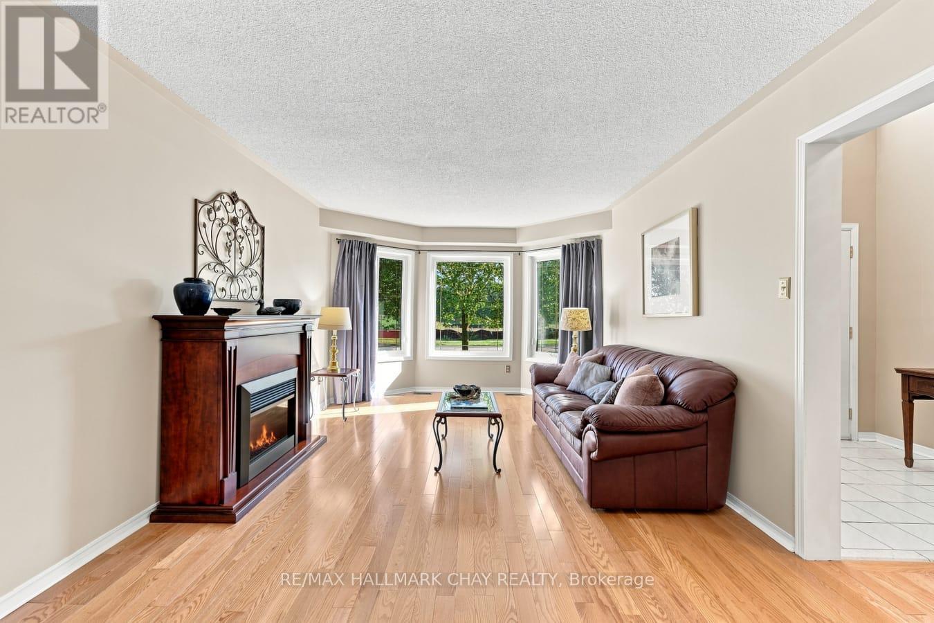 380 Alex Doner Drive, Newmarket, Ontario  L3X 1E1 - Photo 7 - N13752898
