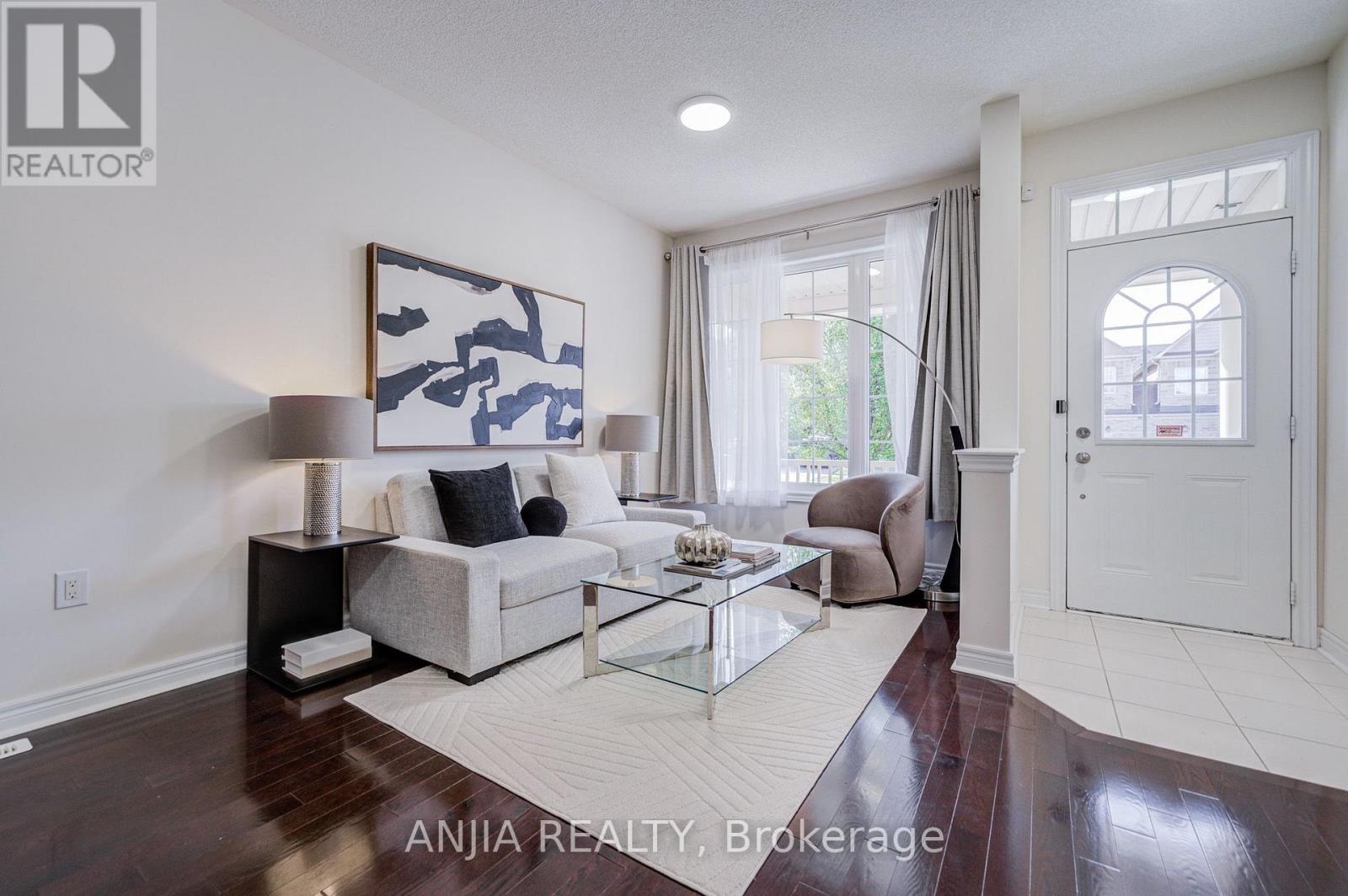 205 Harbord Street, Markham, Ontario  L6C 0X3 - Photo 6 - N13752906
