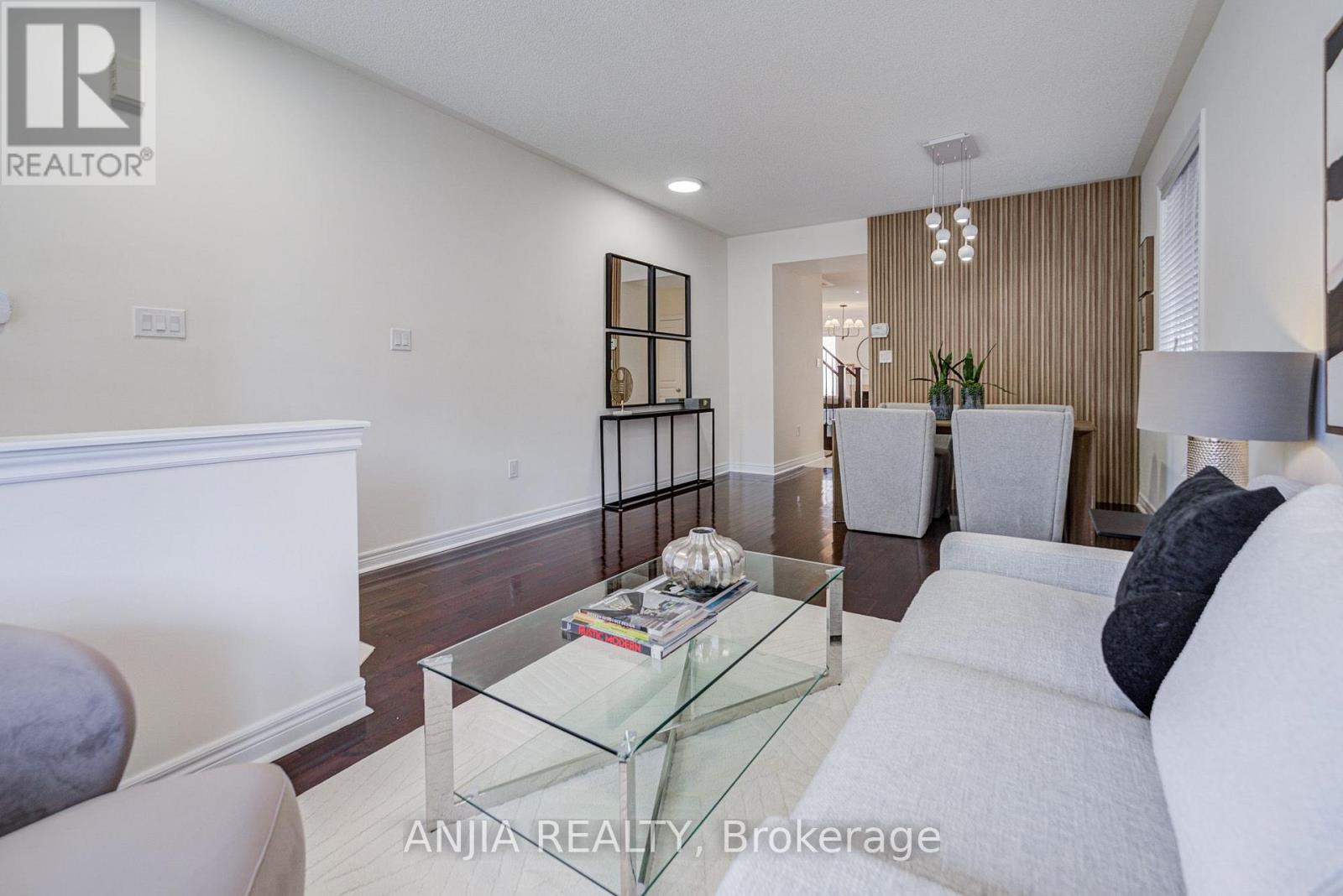 205 Harbord Street, Markham, Ontario  L6C 0X3 - Photo 7 - N13752906